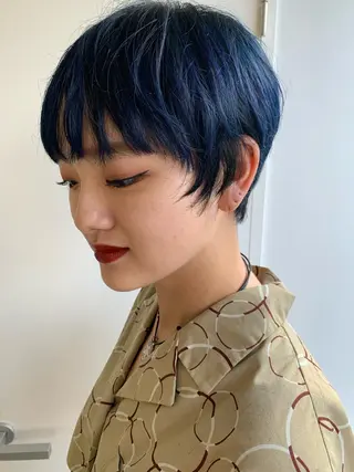 ショート nuu所属・💜ショート💜 ウルフ、ボブ二色亜美のヘアスタイル