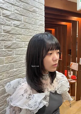 ミディアム 大野 桃果のヘアスタイル