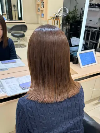 セミロング ひなの🫧ベージュ系 艶カラーのヘアスタイル