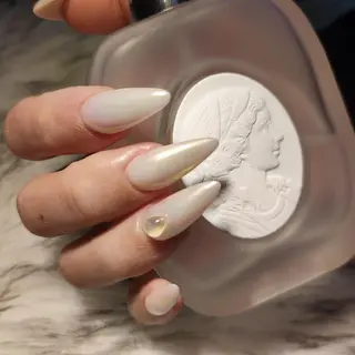 ネイル RUNWAY 　　の眉毛・アイブロウイメージ