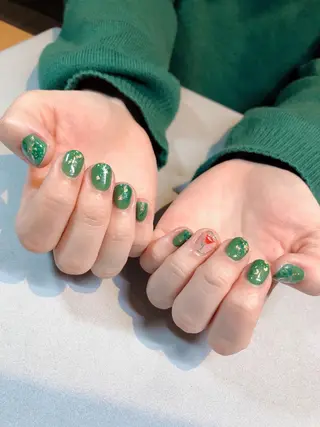 ネイル iiloo aromaworksのネイルデザイン