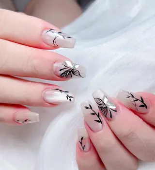 ネイル M🌷nail 長さだし専門店のネイルデザイン