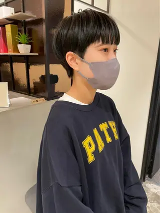 ショート カラー Loom.所属・村上雅人 ナチュラルモードのヘアスタイル