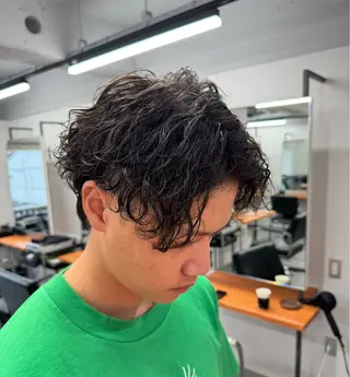 パーマ メンズ 金子勇希🔥パーマ 比率90%以上🔥のヘアスタイル