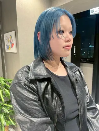 ショート カラー さと ちはるのヘアスタイル