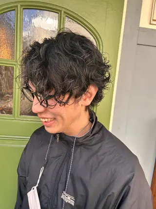 ショート パーマ 清水千優/パーマ/透 明感カラー/メンズのヘアスタイル