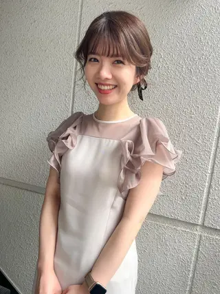 セミロング ヘアアレンジ カラーパティシエ facce🌼ikoのヘアスタイル