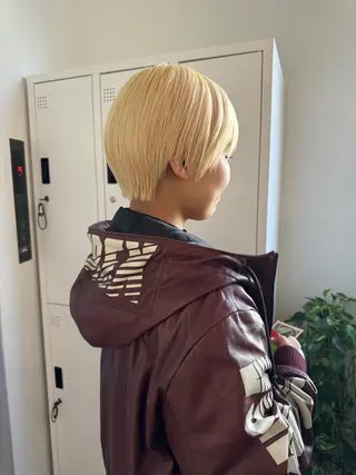 ショート カラー 切りっぱなしボブ レイヤー/縮毛矯正のヘアスタイル