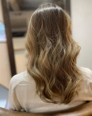 ミディアム S.MASTARD所属・TAKA ♦︎bridge♦︎のヘアスタイル