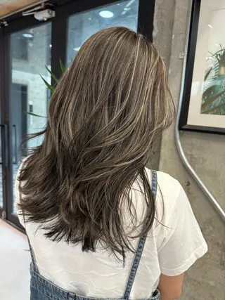 ロング 🫧ハイライトカラー 🫧 𝓜𝓘𝓤のヘアスタイル