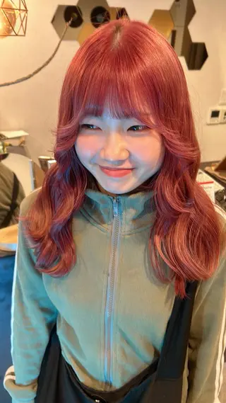 ロング カラー Yo ／ ulu.のヘアスタイル