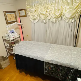 メンズ 脱毛/アロママッサージ&フェイシャルGiulio《ジュリオ》所属・脱毛/男性マッサージ Giulioジュリオのエステ・リラクイメージ