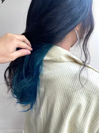 ロング カラー 川越 輝梨奈のヘアスタイル