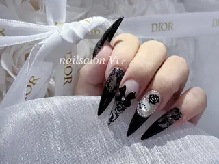 ネイル Nailsalon Vi+ももか🩷のネイルデザイン