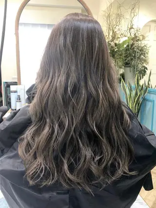 ロング salowin 原宿 aroa所属・韓国／ハッシュカット ／透明感カラー／金野のヘアスタイル