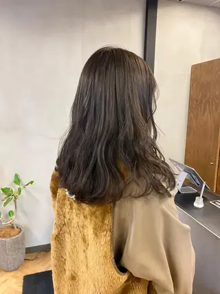セミロング カラー ハル🌸柔色/ ブリーチなし/艶髪のヘアスタイル