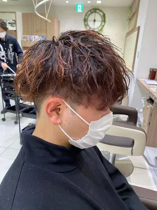 ショート カラー パーマ メンズ 渡邉 理央のヘアスタイル