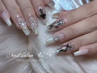 ネイル E.N🦋 長さ出し/持ち込みのネイルデザイン