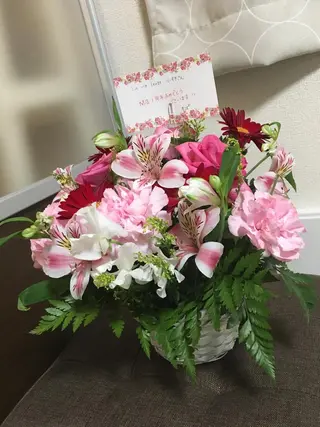 ロング カラー パーマ ヘアアレンジ キッズ ネイル マツエク・マツパ アニメ,Vオタク× 即効痩せエステサロンのエステ・リラクイメージ