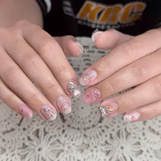 ネイル ユミネイルサロン所属・U miのネイルデザイン