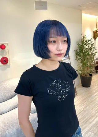 ショート カラー つぼみ/パーマ ／レイヤー／ボブのヘアスタイル