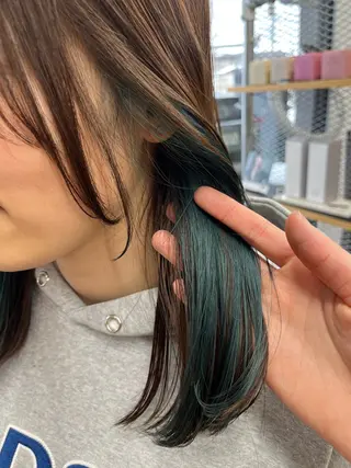 セミロング カラー LOBBY HIMERIのヘアスタイル