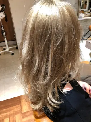 セミロング 韓国風/オシャレ /縮毛矯正/滝口琴未のヘアスタイル