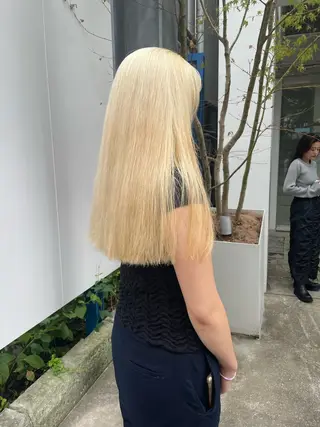 ロング カラー ミルクティー× グレージュMOMOのヘアスタイル