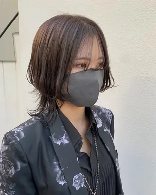 ミディアム ブリーチ/ウルフ ハッシュカット/石山のヘアスタイル