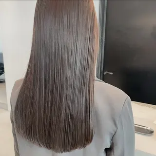 ロング カラー 金本麗美　ボブパーマ グレージュ/オリーブのヘアスタイル