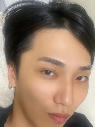 アイブロウ UNI BROW SARAの眉毛・アイブロウイメージ