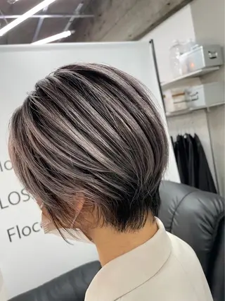 ショート アブアイ所属・🌈艶髪ハイトーン SENAのヘアスタイル