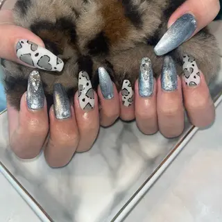 ネイル THEBALM sixネイル💅のネイルデザイン