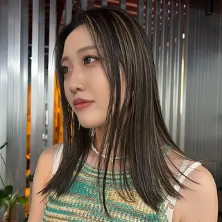 ミディアム ［　］ Shiroのヘアスタイル