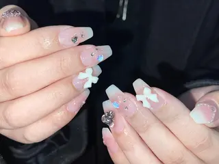 ネイル Shis_🦄shi 韓国風キラキラネイルのネイルデザイン