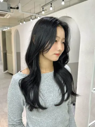 セミロング カラー 韓国レイヤー透明感 カラーヨウスケのヘアスタイル