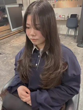 ロング ユイカ🐮暖色カラー / 髪質改善のヘアスタイル