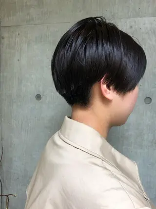 ショート 🌈圧倒的デザイン力 内井省吾のヘアスタイル