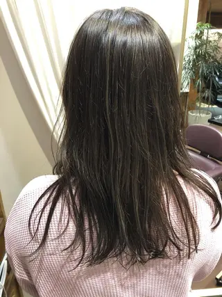 セミロング カラー DEE okazakiのヘアスタイル