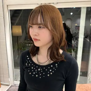 ミディアム カラー 周東 芽依のヘアスタイル