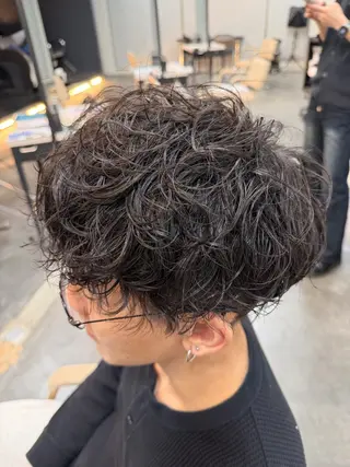 パーマ メンズ CLOVER学園前所属・鶴井 地のヘアスタイル