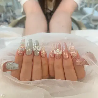 ネイル Raviy 渋谷所属・🎀𝐶𝐻𝐼𝑆 𝐴𝑇𝑂🎀のネイルデザイン