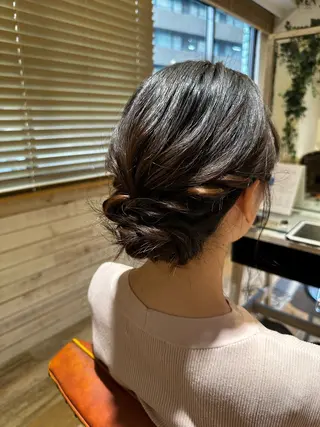 ミディアム ヘアアレンジ 岡本 葵のヘアスタイル