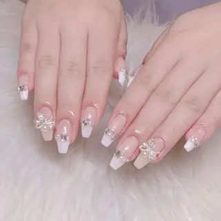 ネイル Mari 🎀六月移転のネイルデザイン