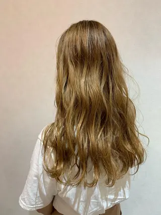 ロング パーマ 奥野 理香子のヘアスタイル