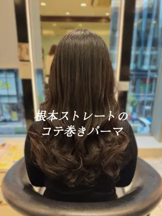 ロング パーマ コテ巻きパーマ 藤野佑成のヘアスタイル