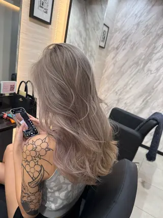 ロング ラピス大阪アメ村店所属・大阪ハイトーン✨ 🇺🇸髪質改善🌴のヘアスタイル