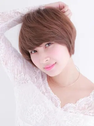ショート 岸川 恭子のヘアスタイル