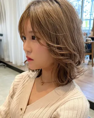 ミディアム LucksiMie 銀座店所属・【韓国　レイヤー 髪質改善✨】かずのヘアスタイル