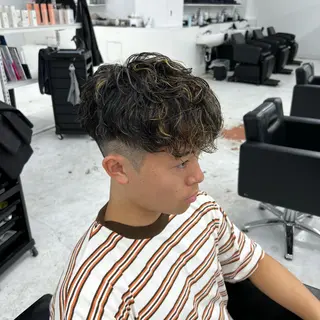 ショート カラー パーマ 豊崎 佑輔のヘアスタイル